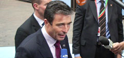 Statsminister Anders Fogh Rasmussen ankommer til EU-topmødet